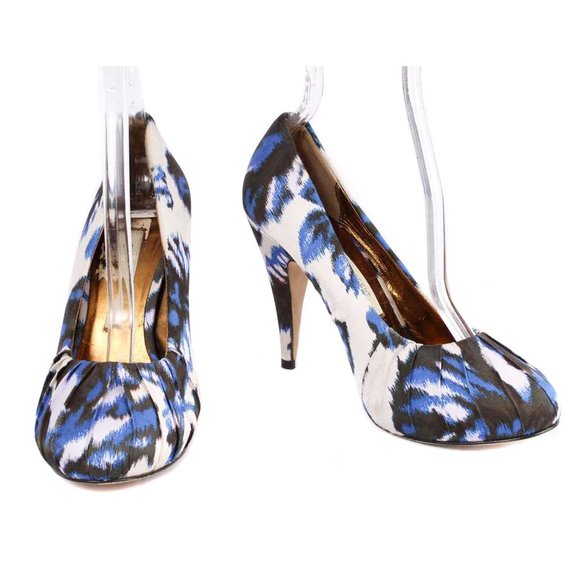 CYNTHIA VINCENT Blue & White Ikat Pattern “Didi” Round Toe Pumps Size 7 - Picture 2 of 9